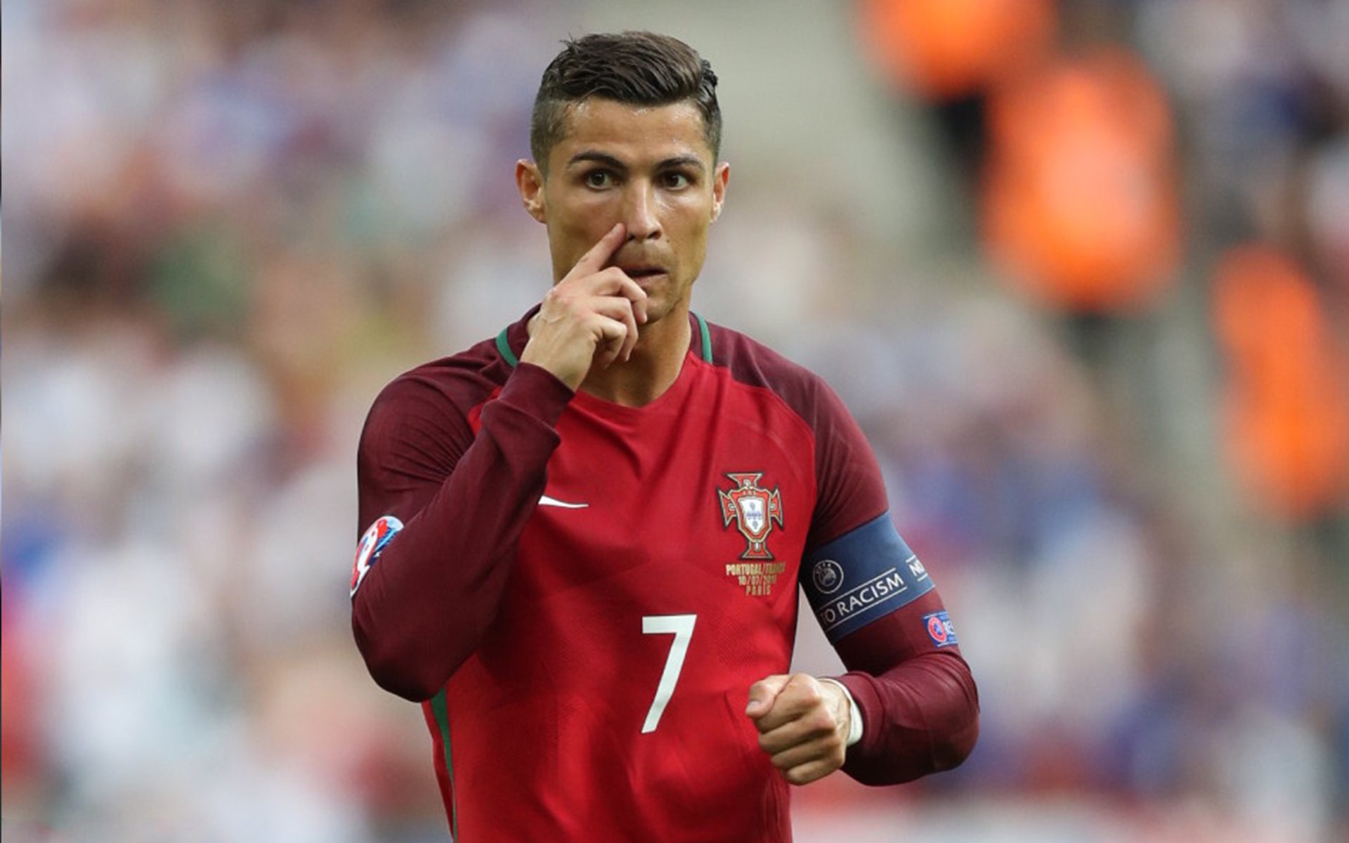 爱游戏体育-博卡中卫遭遇轮番冲击，疲于应付，博卡出来的球星